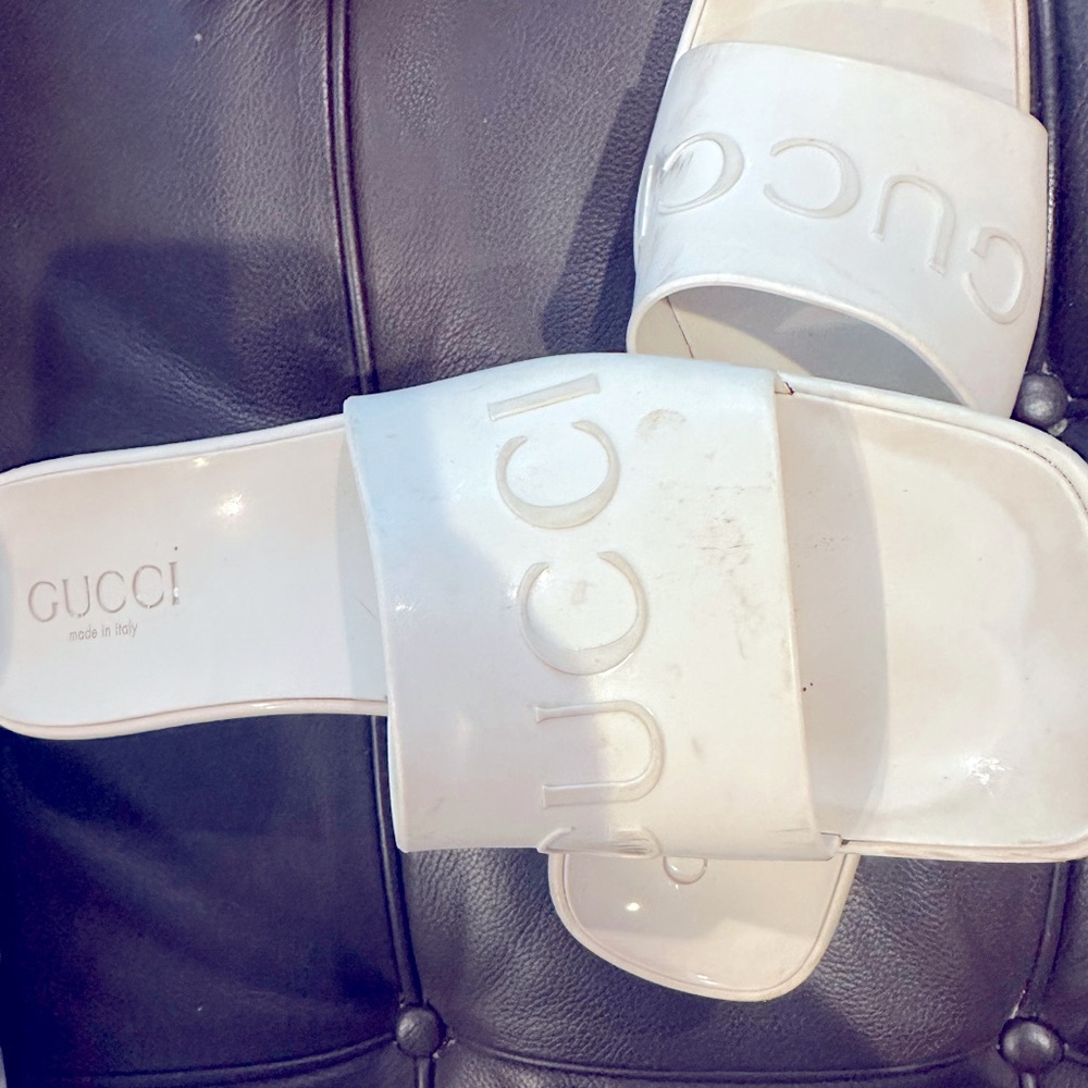 Gucci cream rubber platform slides, size 6